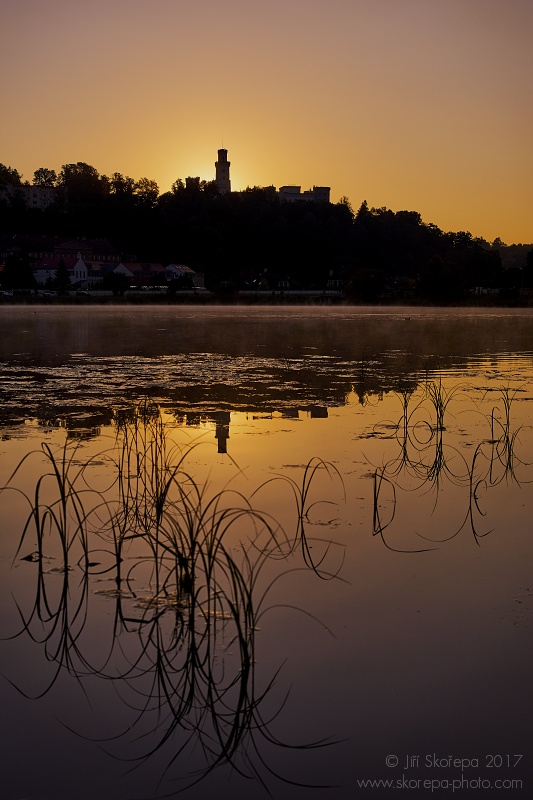 Hluboká při východu slunce - Hluboká nad Vltavou, Českobudějovicko, jižní Čechy