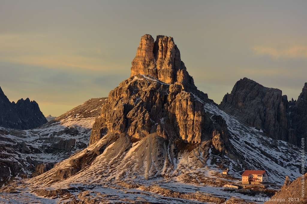 Torre di Toblin a chata  Rifugio Antonio Locatelli, Dolomity, Itálie