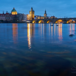 Večerní Praha od Hergetovy cihelny